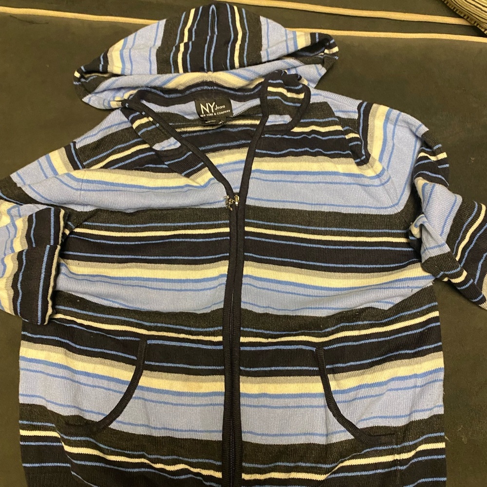 Sweater - Picture 3 of 4